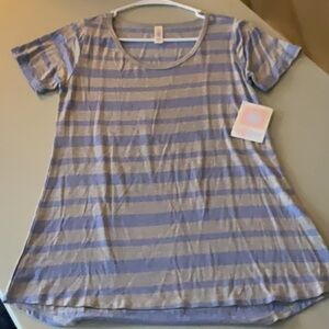 NWT woman’s LULA ROE shirt